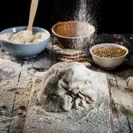 Cum influențează făina neagră aspectul și gustul produselor de patiserie?