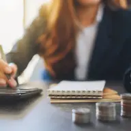 Cum poți folosi un calculator credit pentru a determina suma potrivită și perioada cea mai accesibilă?