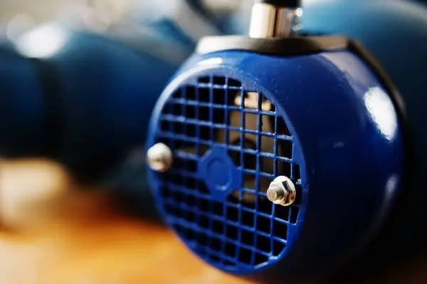Cum sa alegi motorul electric industrial potrivit, ghid pentru modele trifazice, cu frână și ATEX